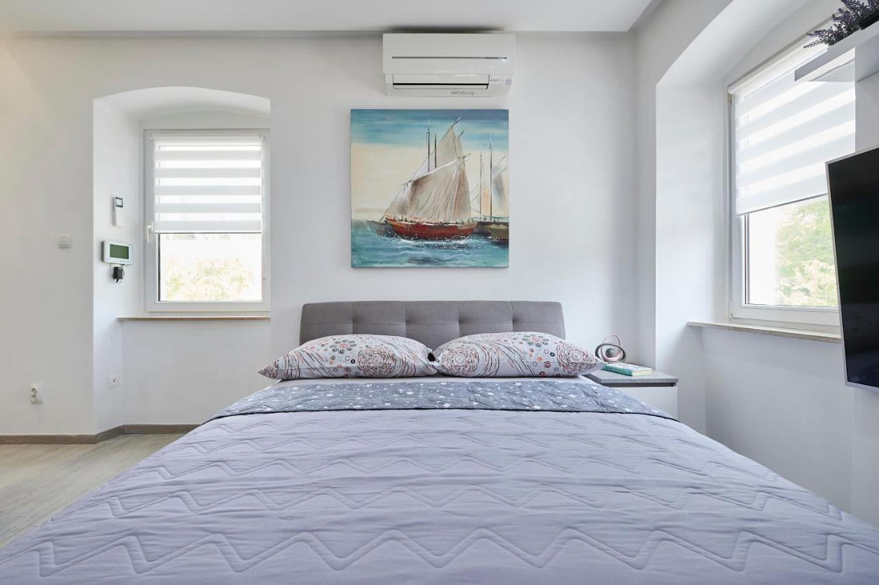 Apartments And Rooms Misic Trogir Ngoại thất bức ảnh